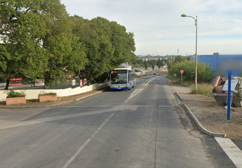 Avant travaux : rue Kalkar dans le sens descendant