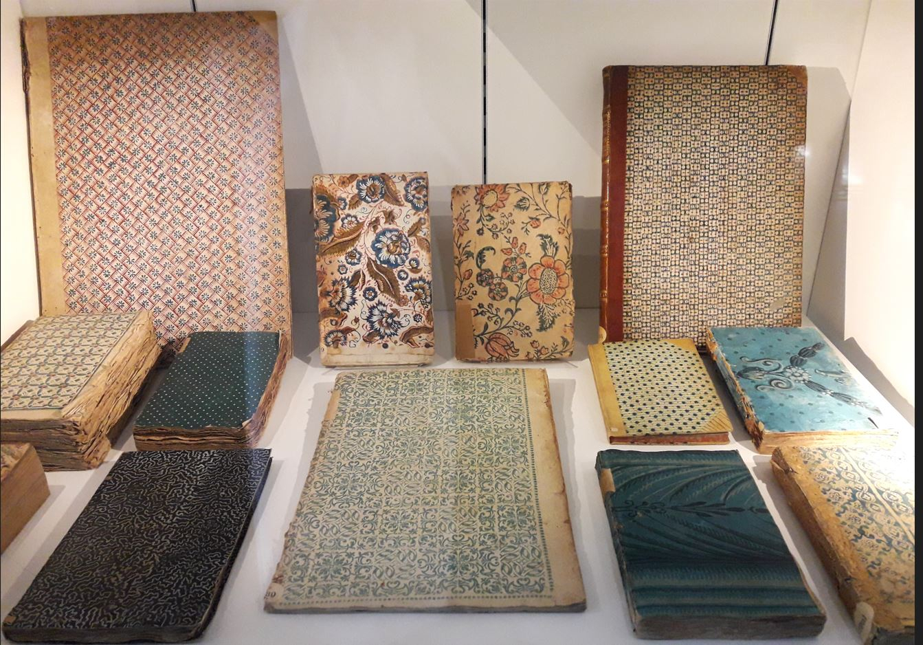Exposition de livres à la Médiathèque Emile Zola