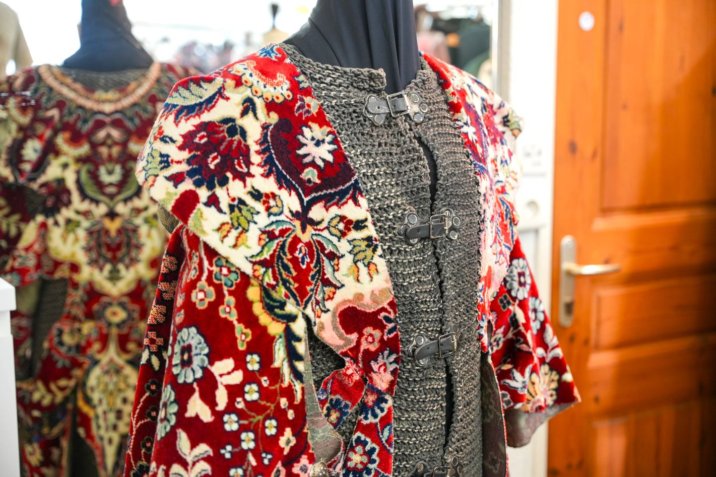 Détail de costume coloré