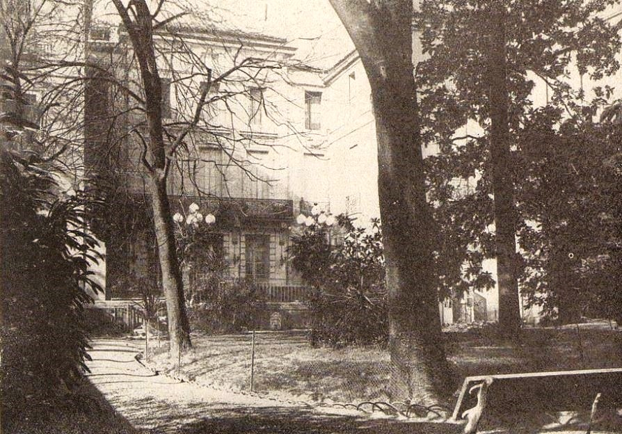 Le jardin de l'Hôtel Nevet