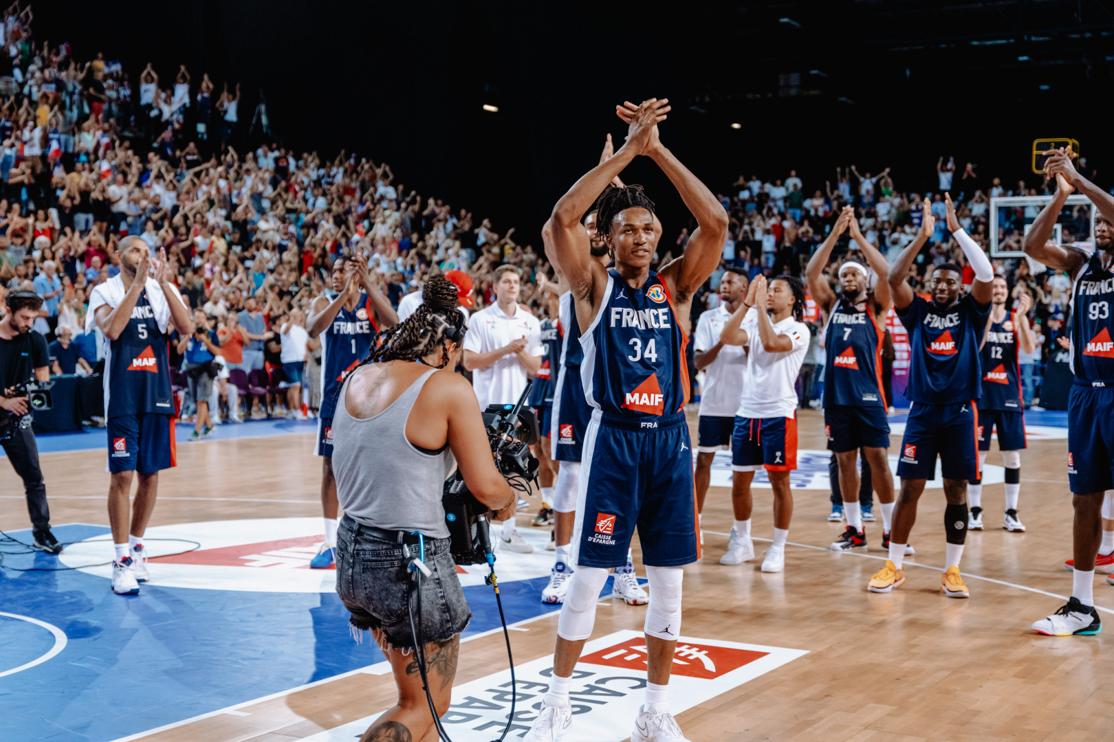 Equipe de FRance de basket contre le Montenegro