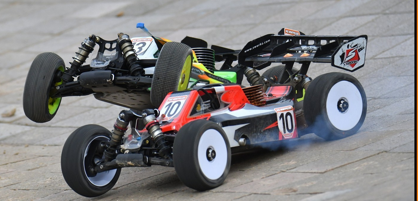 La bataille est rude sur le circuit pour franchir en premier la ligne d'arrivée !