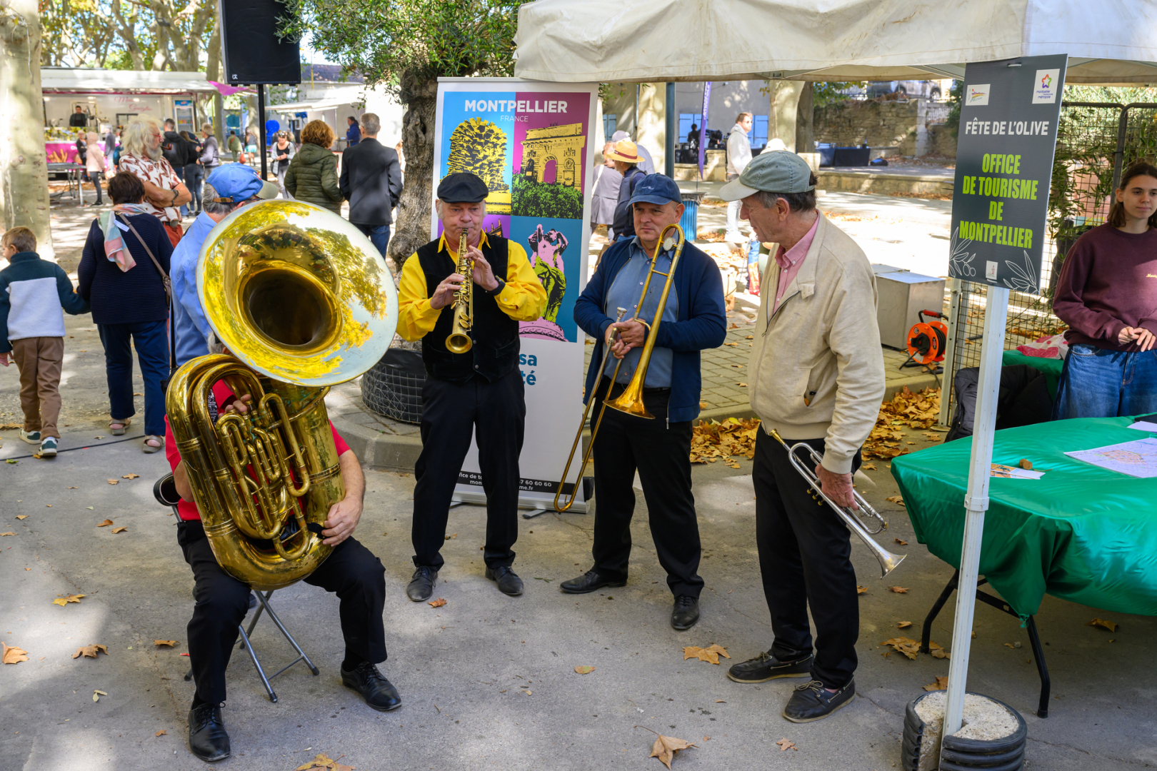 Ambiance musicale assurée cette année par La compagnie de jazz Montpellier Jambalaya.