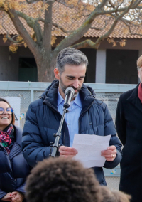 Richard Lenormand, directeur de l'école Charles Dickens, lors de sa prise de parole