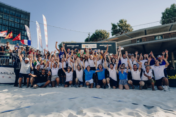 Photo de groupe des joueurs du Montpellier Beach Masters