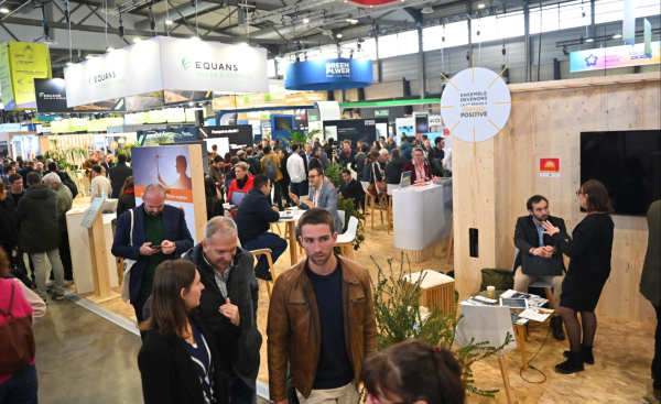 stand exposants visiteurs affluence 