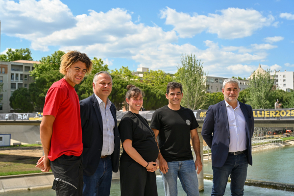 champion trottinette organisateurs élus Lez arbres ciel 