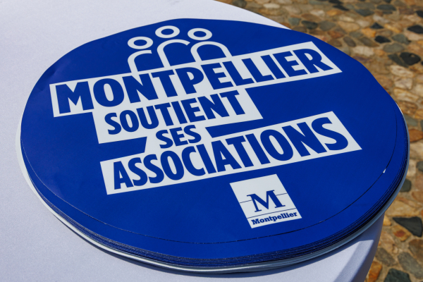 autocollant soutien aux associations 