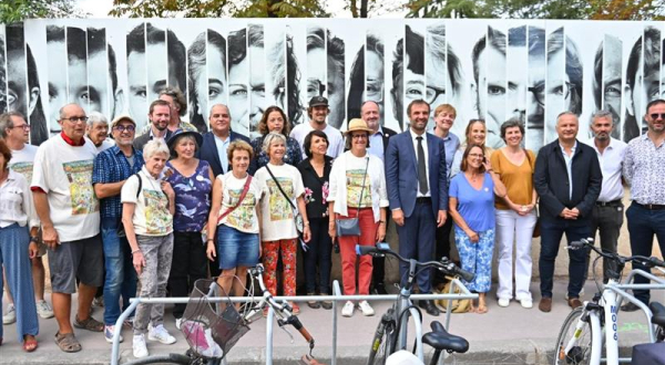 photo de famille pour les 20 ans du parc