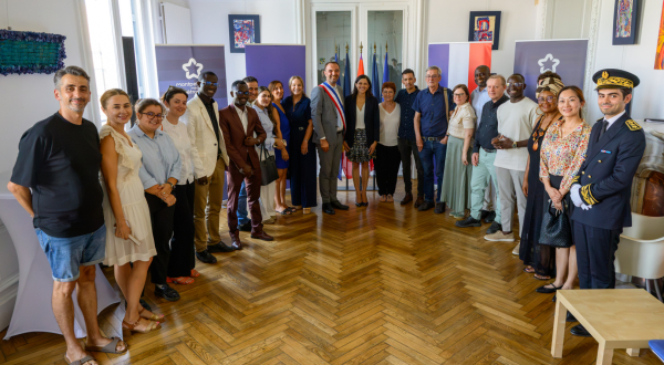 à la maison des relations internationales, les associations 